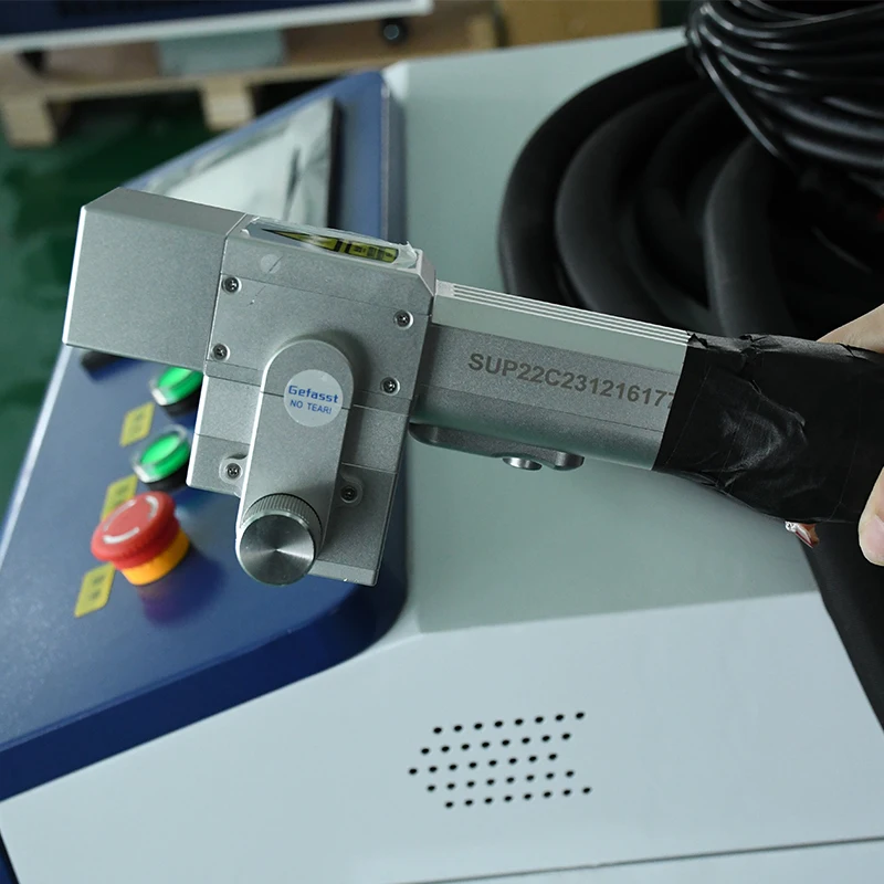 Industrial Laser Removal Machine - SUP22C Handgeführter Laser-Reinigungskopf Neue 3000W Rostentfernungsmaschine